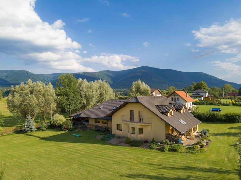 Apartament Na Helstyne Frenštát pod Radhoštěm Zewnętrze zdjęcie